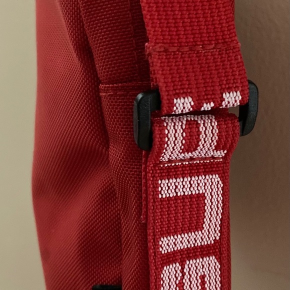 Supreme NY crossbody/shoulder bag rare SS18 red - Picture 4 of 7